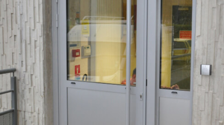 Porte métallique réalisée avec du profilé à rupture de pont thermique