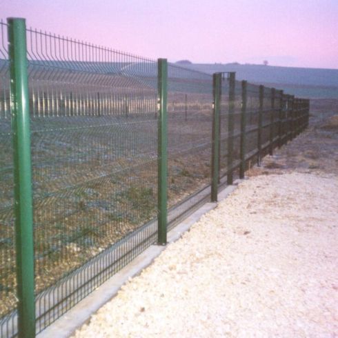 Clôture en panneaux grillagés
