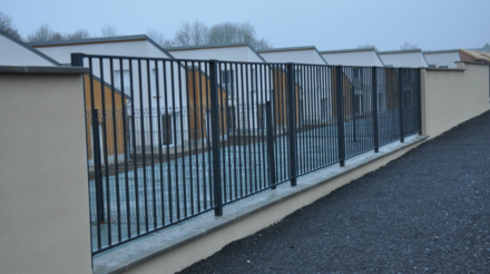 Clôture barreaudée