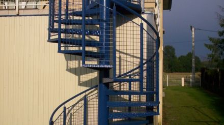 Escalier métallique de secours hélicoïdal