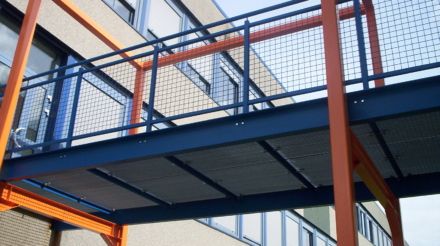 Passerelle métallique